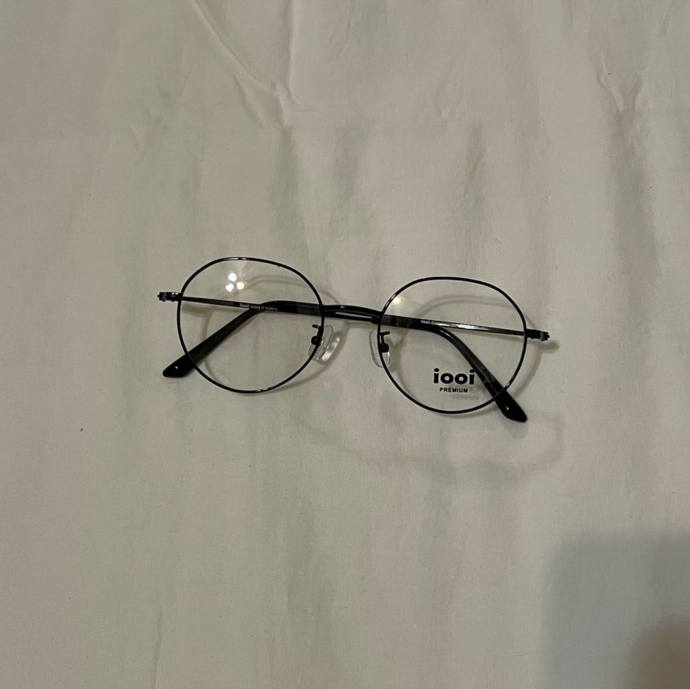 Black round frame eyeglasses from Korea